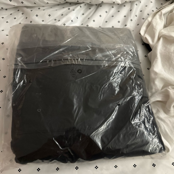 COMPLEXCON X VERDY x Verdy Vick Black Logo Graphic Hoodie Size L - Picture 2 of 4